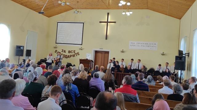 Держит Он меня | Павел и Светлана Карякины смотреть онлайн