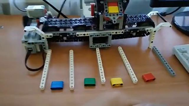 LEGO EV3 Сортировщик цветов смотреть онлайн