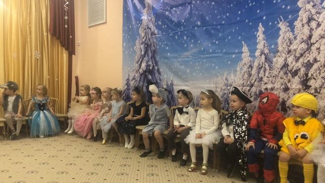 Новогодний Утренник в Детском саду Дед Мороз Рассказываем стихи и Танцуем на Новый Год смотреть онлайн