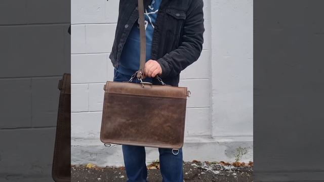 Трансформация сумки-рюкзака из натуральной кожи. Наш вк и инст glazkov_leather смотреть онлайн