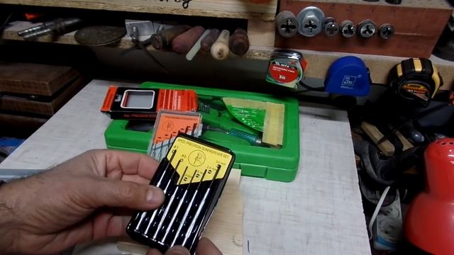 Обзор сравнение двух бюджетных наборов часовых отверток смотреть онлайн