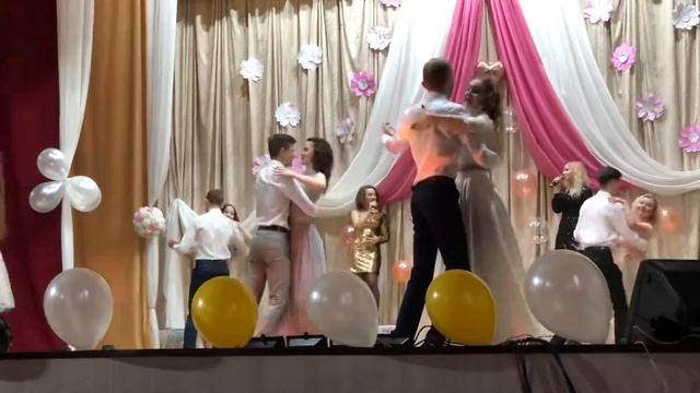 Очень красивый, клубный вальс!! смотреть онлайн