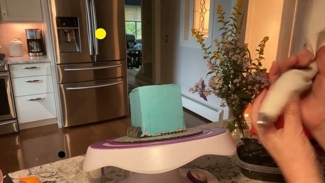 How to Pipe on The Side of a Cake ? Italian Meringue Buttercream? Cakes with Lorelie смотреть онлайн