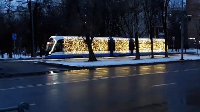 Новогодний трамвай в Москве. смотреть онлайн