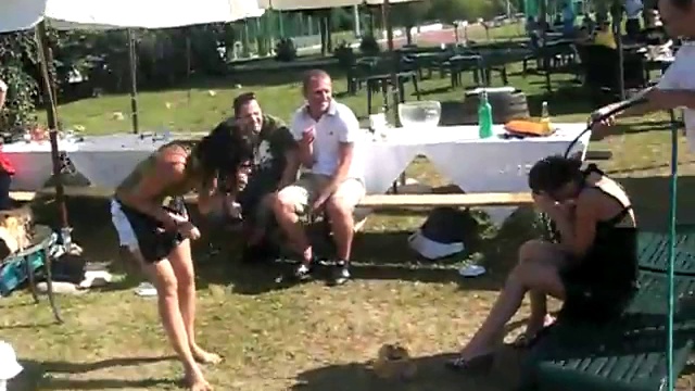 Облил шлангом смотреть онлайн