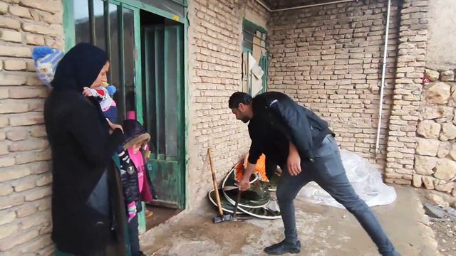 "Moments of Solace: Lili's Village Sojourn with Her Beloved Kids" смотреть онлайн