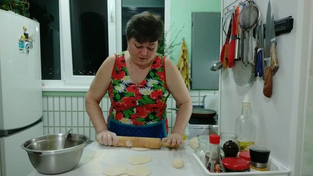 И втрое блюдо на сегодня,пирожки с печенью из теста на кефире.