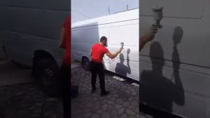 Покраска мерседес спринтер на улице.