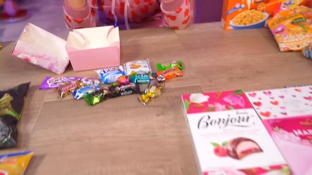 ПРОБУЮ ВСЕ НОВИНКИ ЕДЫ!✨ВЕСНА 2023? Tornado, Lays, Choco Pie, Роллтон, Fruittella, Kinder и др смотреть онлайн