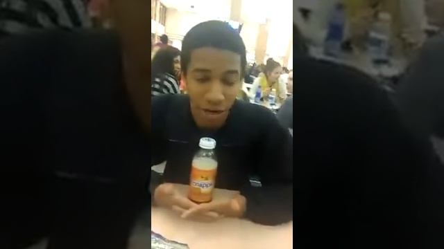 Boy hits girl after heated argument (ORIGINAL) смотреть онлайн