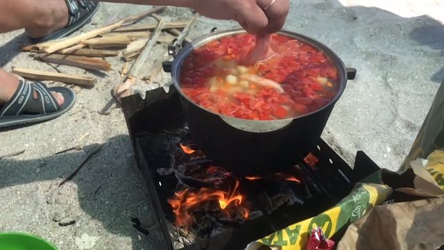 Как готовить уху на костре? смотреть онлайн