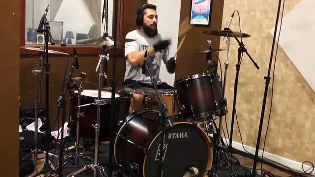 Beto gravando DUAL do Mais Que Palavras - Part. Toby Morse, Derrick Green смотреть онлайн