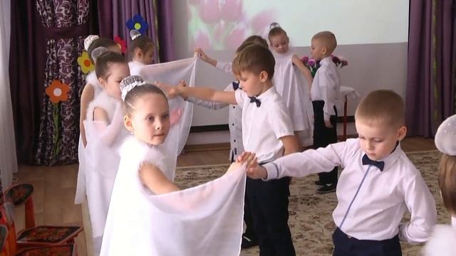 Танец "Под музыку Вивальди". Музыка С.Никитина, аранжировка П.Мориа смотреть онлайн