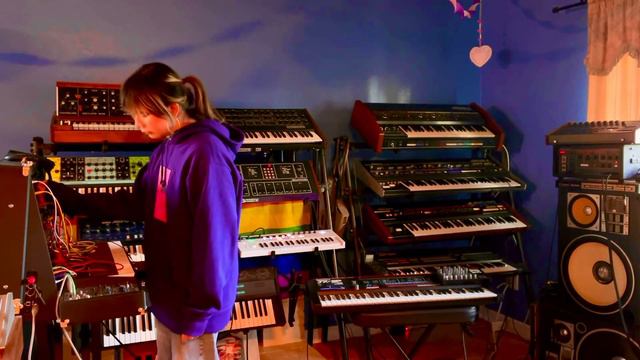 Soon by My Bloody Valentine but with Synths, No Guitar смотреть онлайн