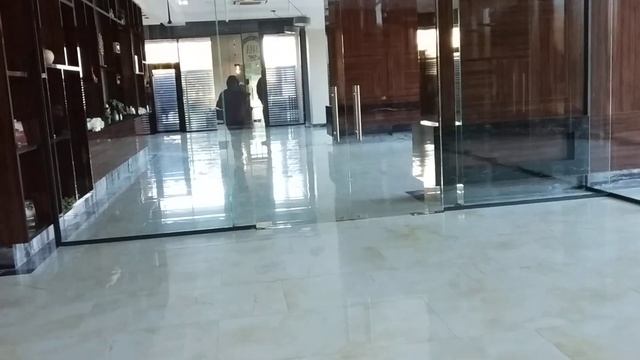 АРЕНДА МАГАЗИНОВ И ХОЛЛ В ДОМЕ ЕВРОПЕЙСКОГО УРОВНЯ В БУРГАСЕ смотреть онлайн