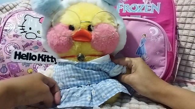 Сюрпризы рюкзачки с игрушками внутри. Уточки ЛАЛАФАНФАН. Обзор игрушек. смотреть онлайн