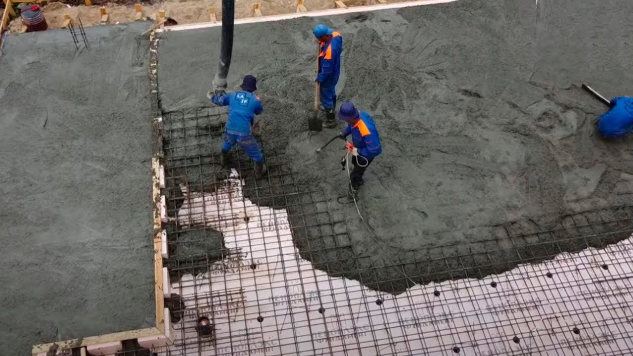 УСТРОЙСТВО ПЛИТНОГО ФУНДАМЕНТА С ТЕРМОРАЗРЫВОМ. ЗАЛИЛИ 50 КУБОВ БЕТОНА смотреть онлайн