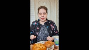 Еда на камеру/Чаище, Минипицца, да Самса/Развелось писихологов и гинекологов в тик токе/Мукбанг