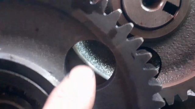 Устанавливаю #шестерню#коленвала и #паразитку. Собираю потихоньку. смотреть онлайн