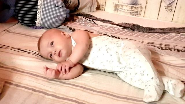 САМОСТОЯТЕЛЬНОЕ ЗАСЫПАНИЕ МАЛЫША | Как ребенок заснул всего за одну минуту смотреть онлайн