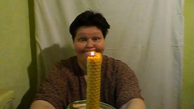 горящая свеча в тишине смотреть онлайн