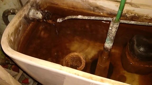 Обзор "древней" системы бачка унитаза... смотреть онлайн