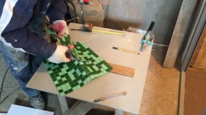 Как резать мозаику, смальту по диагонали и клеить