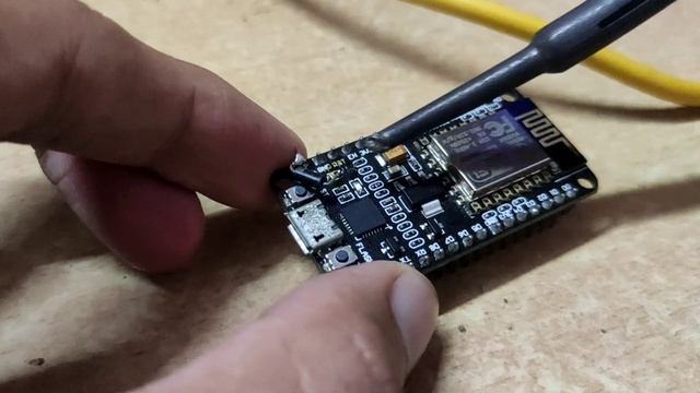 What to do when NODE MCU shorted ?|ESP8266 Repair Trick смотреть онлайн
