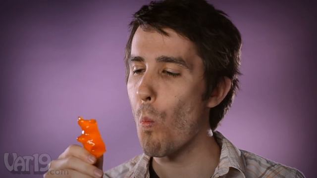 Big Gummy Bears are 18 times larger than regular gummi bears смотреть онлайн