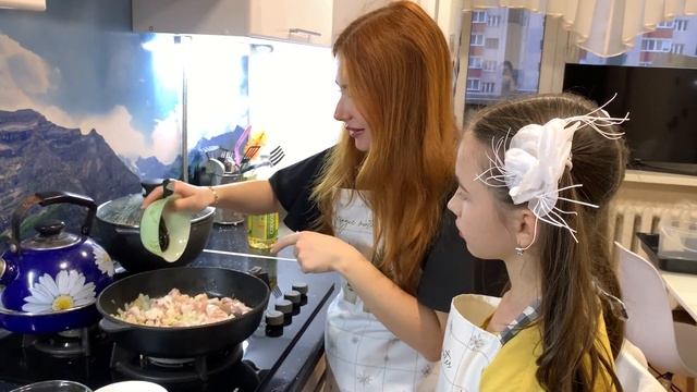 BULE RUSIA MEMASAK NASIGORENG ?