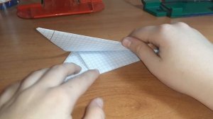 хлопушка из листа тетрадной бумаги