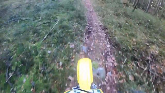 EVOmx! Ep 1-18 | Trail-ride - 1989 Suzuki RM250 смотреть онлайн