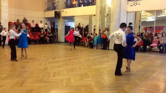 Соревнования 24.12.16. Кира и Дима танцуют Польку (Супер кубок) смотреть онлайн
