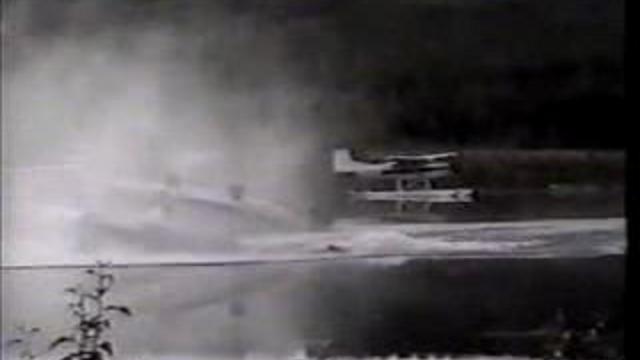 Неудачная посадка гидросамолета смотреть онлайн