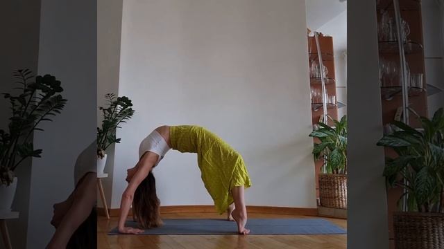 Йога для начинающих. Как начать заниматься Йогой. Как начать свой день с Йогой. смотреть онлайн