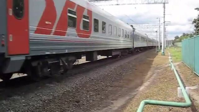 Электровоз ЧС2К-855 (ТЧЭ-6) со скорым фирменным поездом "Сочи" №012Ч Москва - Адлер. смотреть онлайн