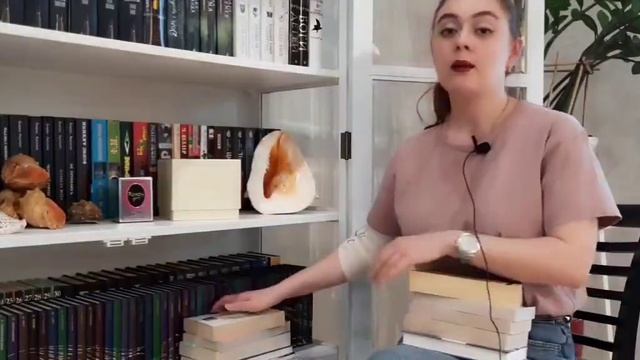 Книжные планы на весну 2022! Рассказываю, что я хочу прочитать этой весной! смотреть онлайн