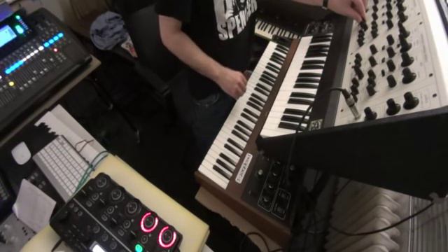 Sequential Circuits Prophet 5 Oberheim TVS1 + DX Elektron Analog Rytm смотреть онлайн