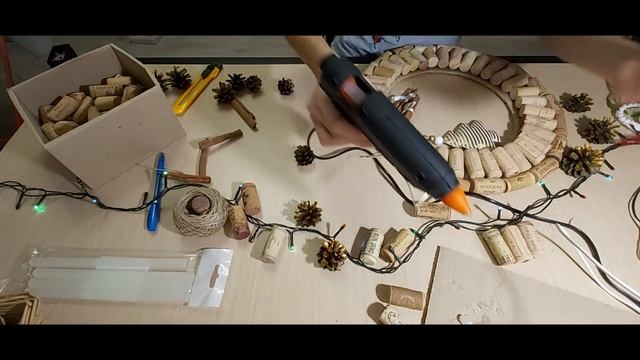 Венок из пробок смотреть онлайн