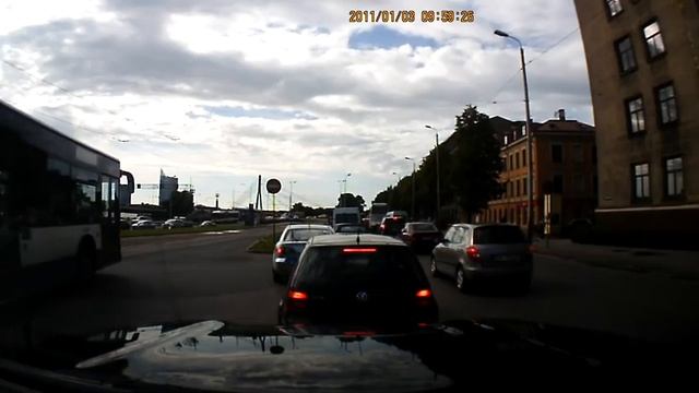 Непредсказуемость автобуса и пассажира :D! смотреть онлайн
