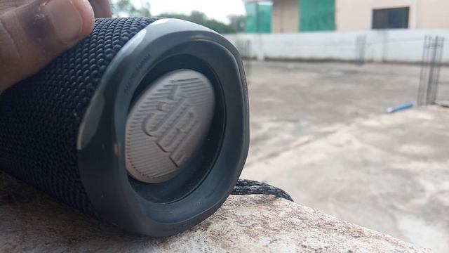 JBL flip 5 insane bass test lfm 90% смотреть онлайн