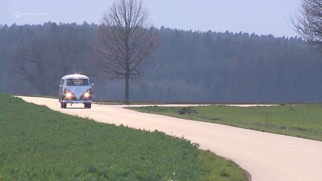 Volkswagen T1 Samba | The "Hippy-Van" | Classic Cars | Motorvision International смотреть онлайн