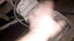 при нажатии на тормоз уходит воздух.