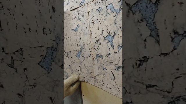 Клеем пробковые обои Викандерс Wicanders по неровным стенам. Пробка на стену. Часть 2-я. смотреть онлайн