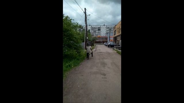 Тест детского велосипеда с обратным выносом - тестирует мужик весом 100 кг смотреть онлайн