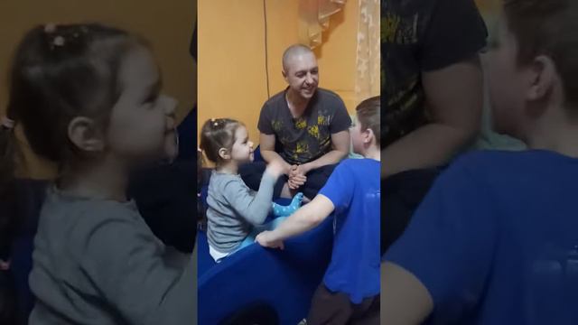 Папа попал! смотреть онлайн