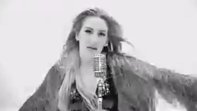 Ellie Goulding - Something In The Way You Move (Directed by Emil Nava) смотреть онлайн