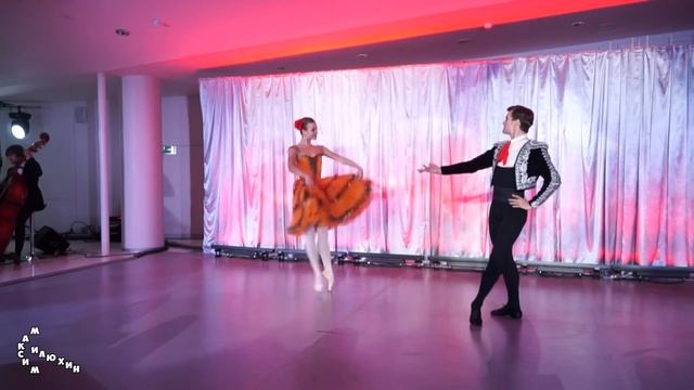 П.И. Чайковский. «Щелкунчик». «Испанский танец» (Евгения Гончарова, Юрий Выборнов) смотреть онлайн