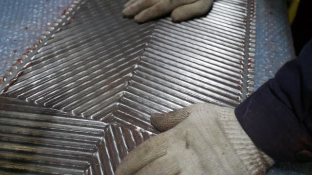 Удаление термостойкого герметика Момент с тонкого металла. смотреть онлайн