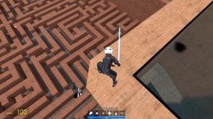 Убегаю от некст ботов в лабиринте Ч1 сам((